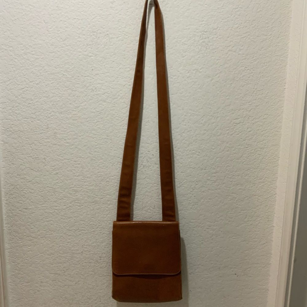 Vintage J.P. Ourse & Cie Geneve crossbody  Smooth  Leather Handbag  Tan EUC